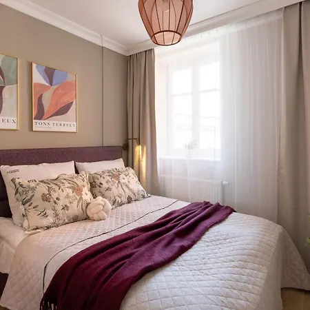 Red Roof Old Town شقة *